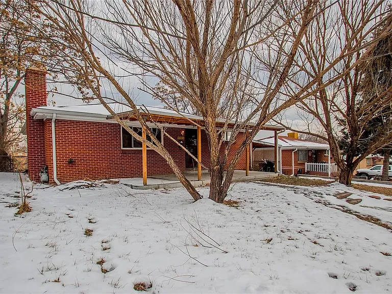 824 Xavier St — Photo 11