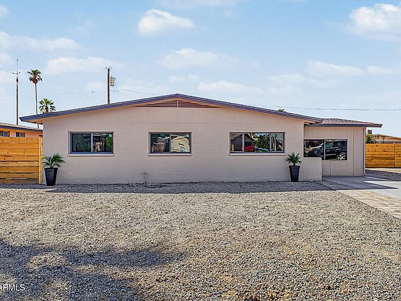 3rd image of 3230 W CORTEZ Avenue