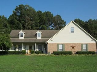 2410 Meadowview Cv, West Point, MS 39773