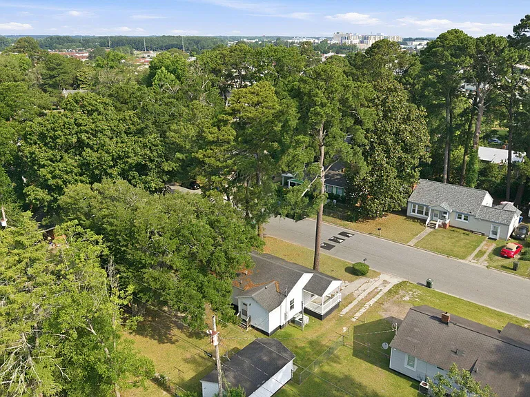 200 S Sylvan Dr — Photo 8