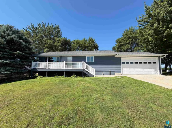 33 Pommier Ln, Garvin, MN 56132