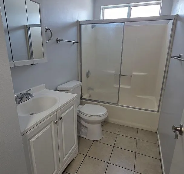 2649 Marengo St — Photo 7