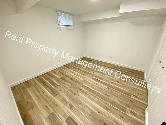 5th image of 2201 Twin Oaks Dr #5