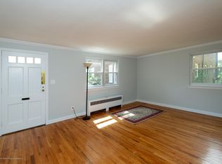 115 Manor Dr, Red Bank, NJ 07701