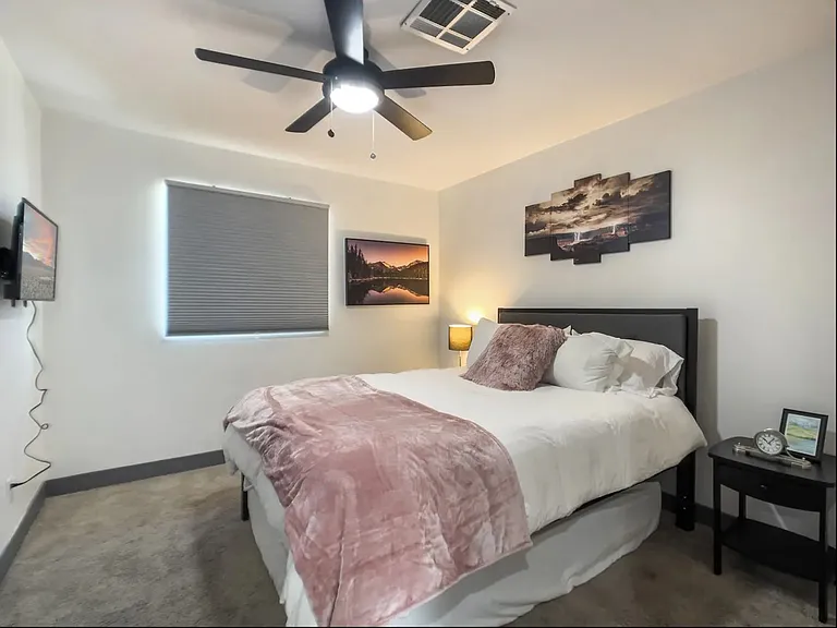 E Palm Ln — Photo 8