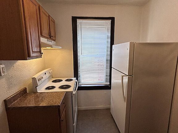 5th image of 4227 Ellenwood Ave APT 202