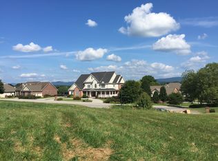 1120 Stonehenge Dr, Maryville, TN 37803
