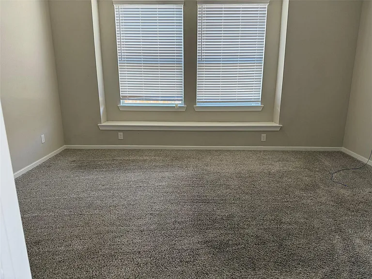 21535 Reserve Hill Ln — Photo 6