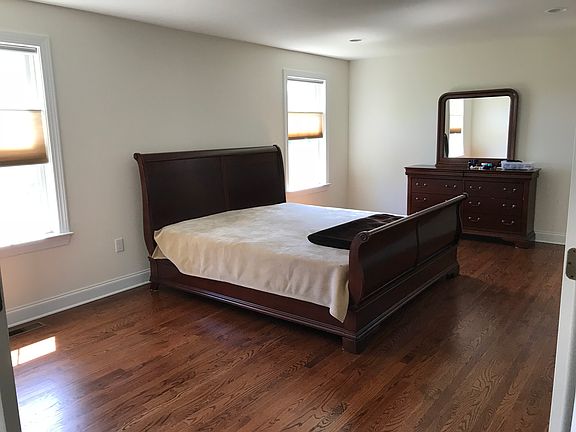 4th image of 8 McGovern Ln