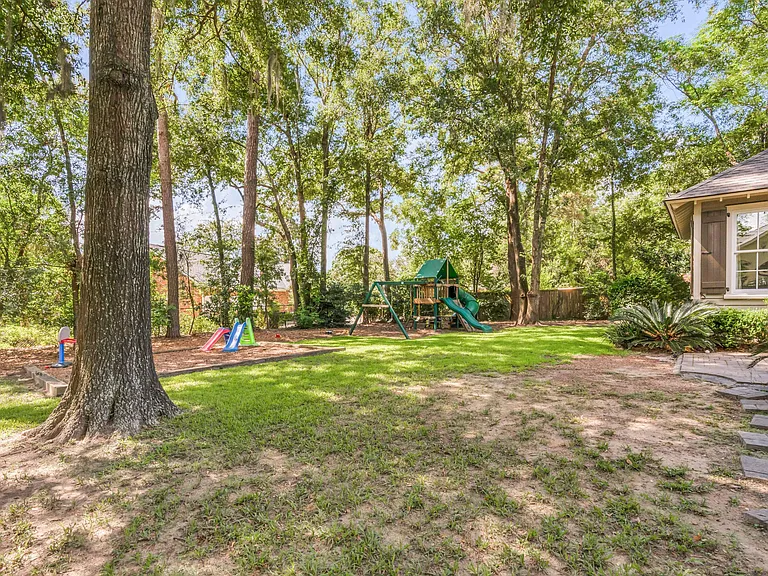 618 Pelzer Dr — Photo 29