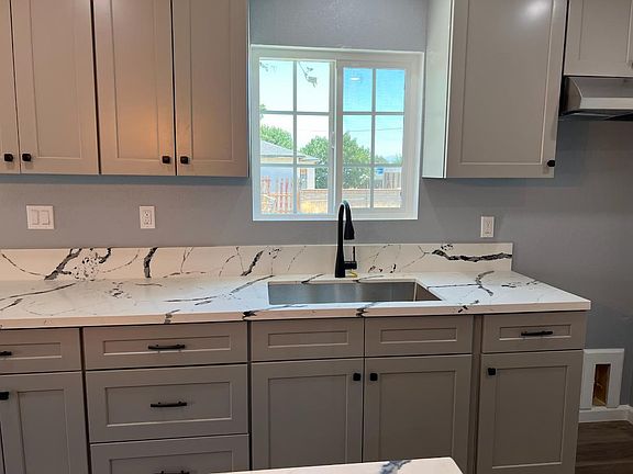 4th image of 1465 Magnolia Ave