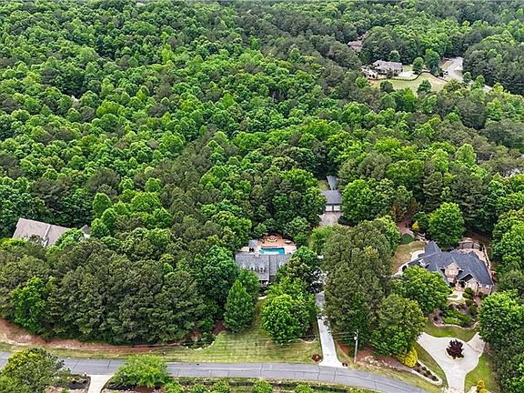 3rd image of 12 Hawks Farm Rd