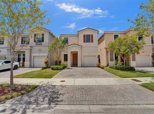 650 NE 191st Ter, Miami, FL 33179