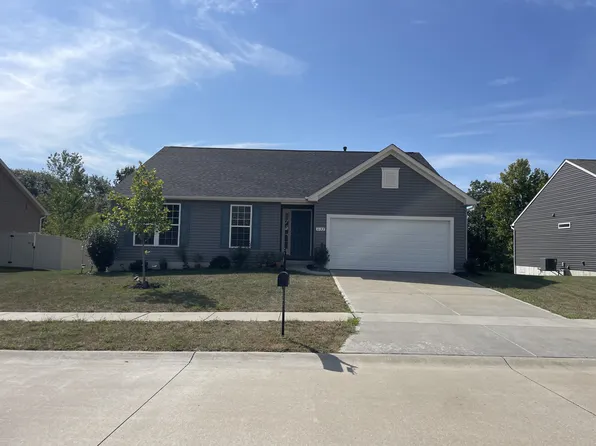 1132 William Penn Dr, Wentzville, MO 63385