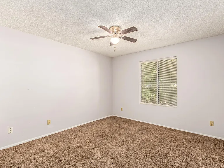 1903 E Balboa Dr — Photo 10