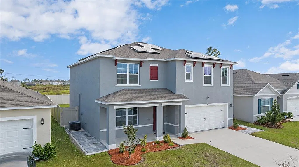 5 bed, 3.0 bath, 2601 sqft, $2,800 — Photo 2