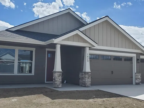 1424 Silverton Dr, Ranchester, WY 82839