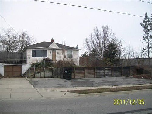 1st image of 4985 W River Dr NE