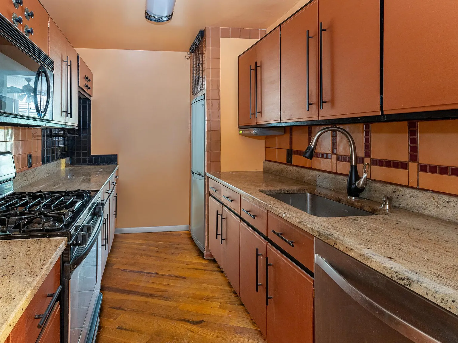 5 bed, 1550 sqft, $1,150 — Photo 4