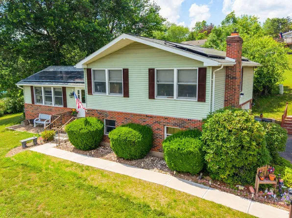 95 Amron Dr, Bloomsburg, PA 17815