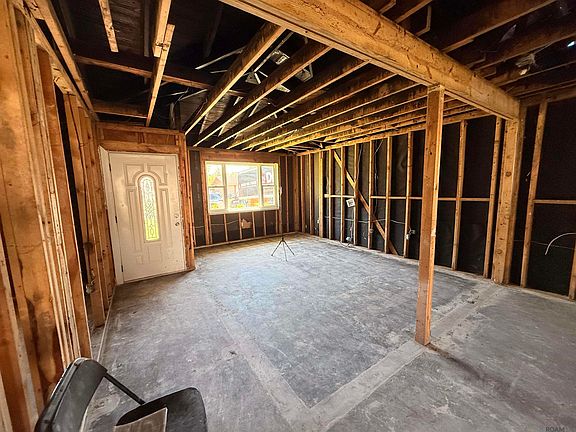 2nd image of 14437 Locust St