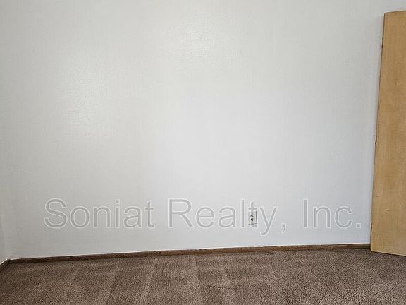 5th image of 3029 16th St Unit B-3029b