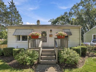 677 Clark St, Elgin, IL, 60123