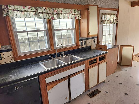 5th image of 820 Walnut Ave