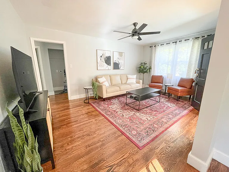 614 Sussex St — Photo 11