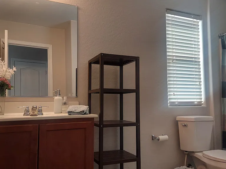 943 S Sabino Dr — Photo 11