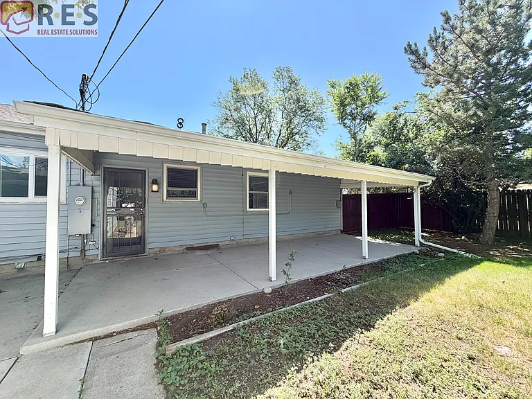 3201 S Holly St — Photo 19