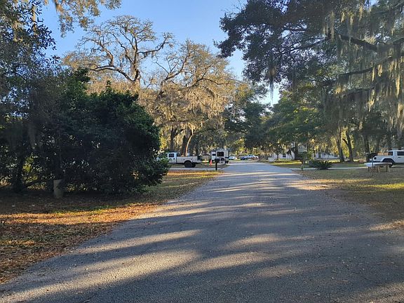 4th image of 81 Holly Dr