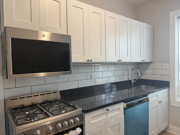 4956 W Drummond Pl #2E, Chicago, IL 60639