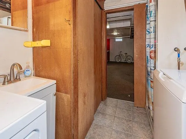 249 Carmita Ave — Photo 16