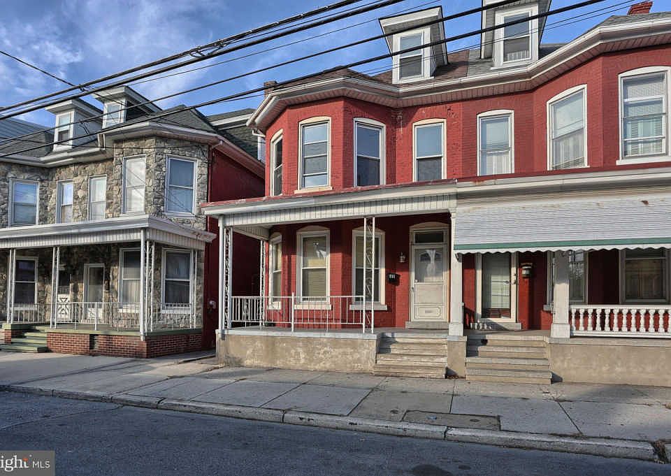 2nd image of 125 Lehman St