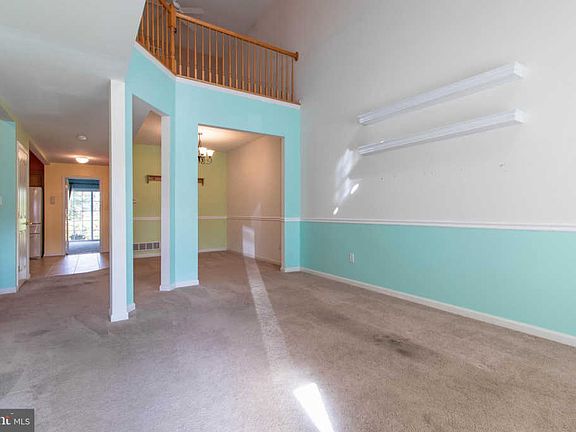 3rd image of 416 Sweetman Dr