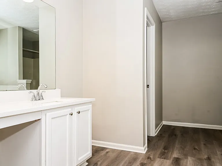 204 Biltmore Way — Photo 10