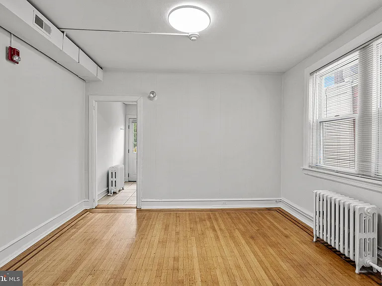 87 E Butler Ave — Photo 10