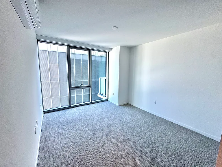 1515 Liona St #1211 — Photo 11