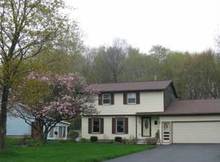 56 Ramblewood Dr, North Chili, NY 14514