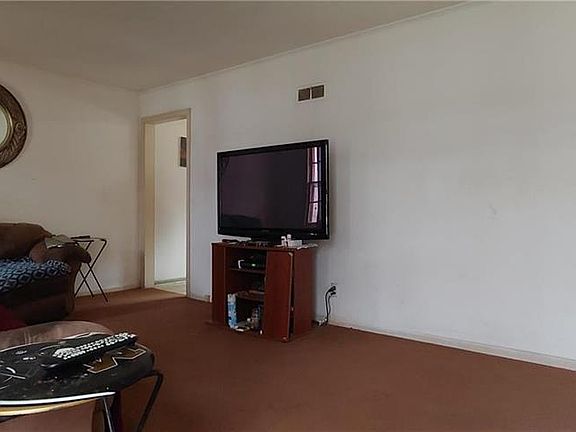 3rd image of 6401 E 110th Ter