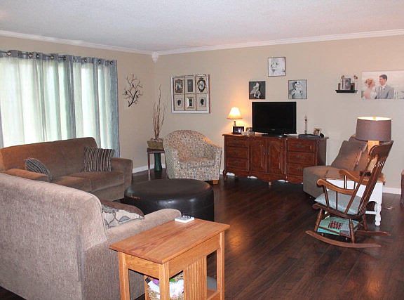2nd image of 502 Suburban Dr