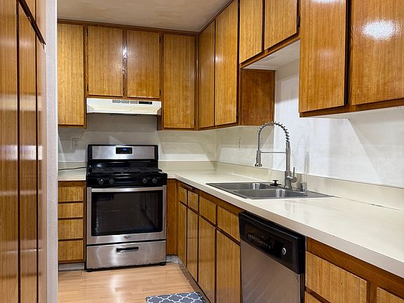 5th image of 1224 S Cypress Ave APT D