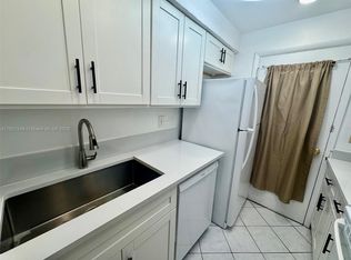 Town & Country Apts Condo, Hollywood, FL 33020