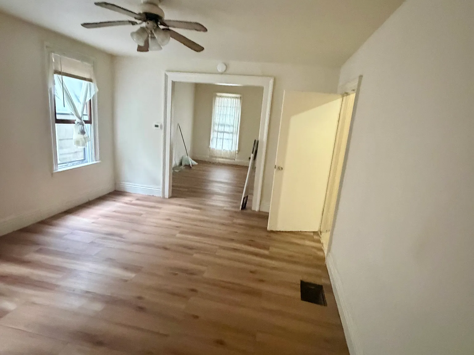 2 bed, 1000 sqft, $1,250 — Photo 3
