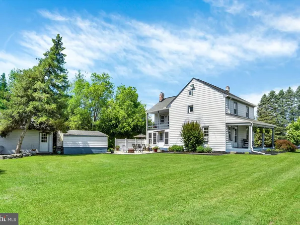 17 York Cir, Mechanicsburg, PA 17050