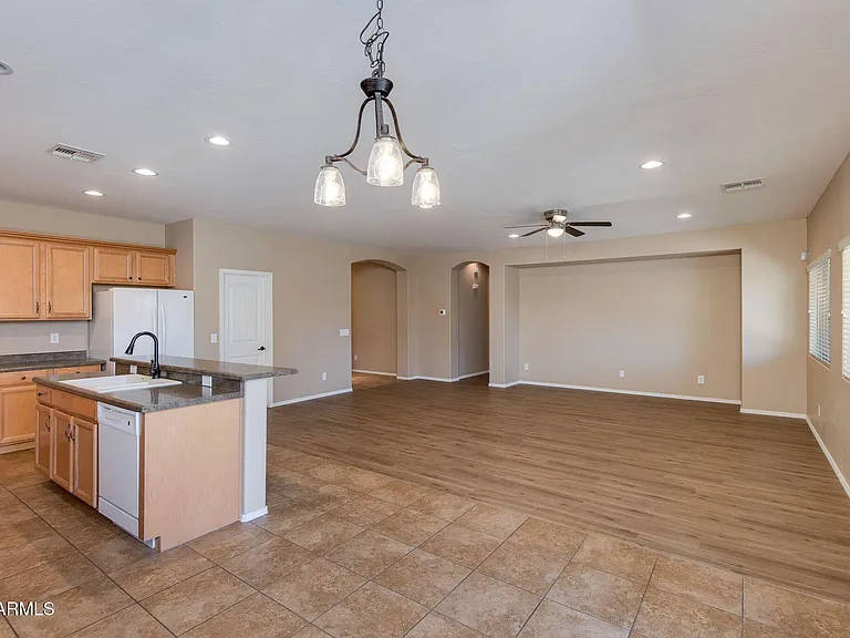 613 W Stanley Ave — Photo 12
