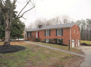 1224 S Peace Haven Rd, Clemmons, NC 27012