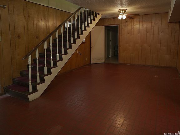 4th image of 115 TAOS ST