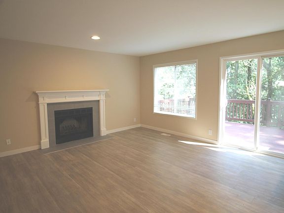 4th image of 22125 NE 13th Pl